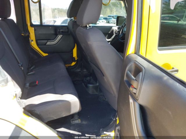1C4BJWDG9FL582249 Jeep Wrangler Unlimited Sport