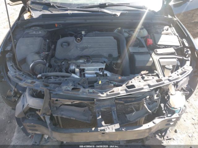 1G1ZD5STXKF138220 Chevrolet MALIBU LT