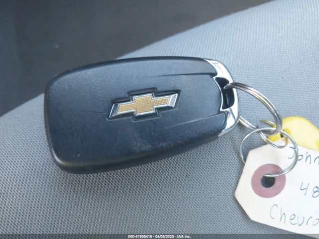 1G1ZD5STXKF138220 Chevrolet MALIBU LT