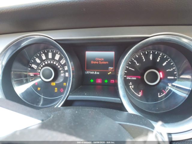 1ZVBP8EM0E5276555 Ford Mustang V6 Premium