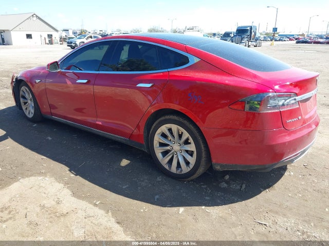 2014 TESLA MODEL S 5YJSA1H11EFP37791 Photo 2
