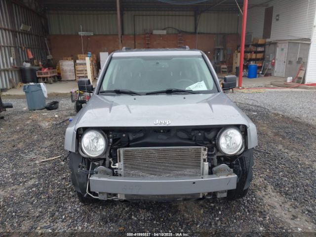 1C4NJRBB9GD805794 Jeep Patriot Sport