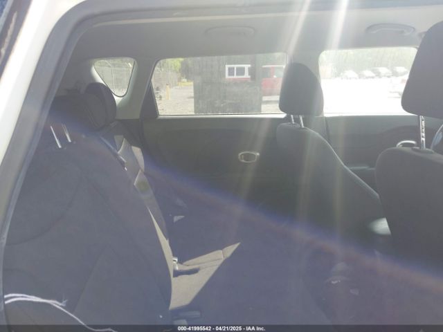KNDJN2A27H7454136 KIA Soul