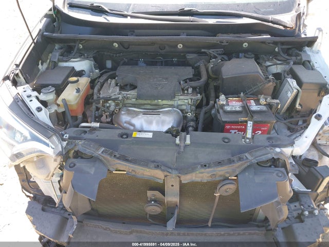 2T3NFREVXGW301846 Toyota RAV4 SE