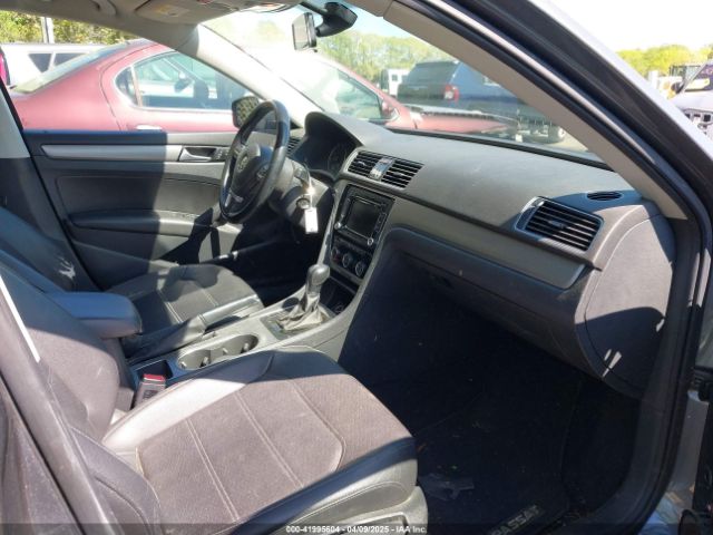 1VWBS7A30FC061177 Volkswagen Passat 1.8t Se