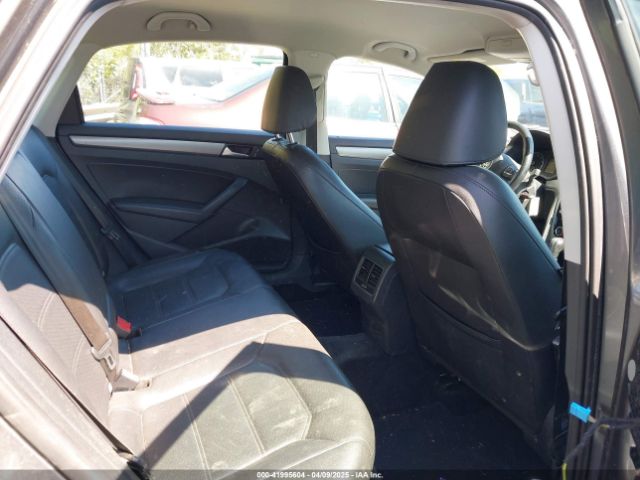 1VWBS7A30FC061177 Volkswagen Passat 1.8t Se