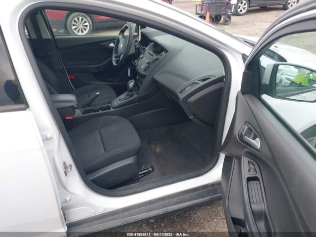 1FADP3F26HL320298 Ford FOCUS SE
