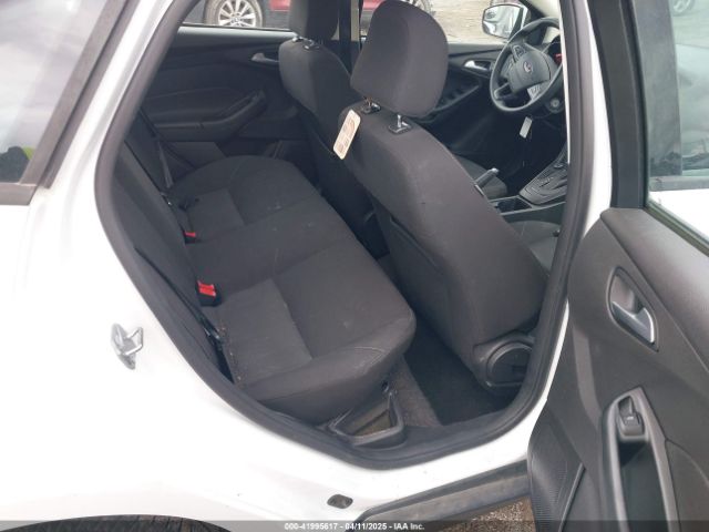 1FADP3F26HL320298 Ford FOCUS SE
