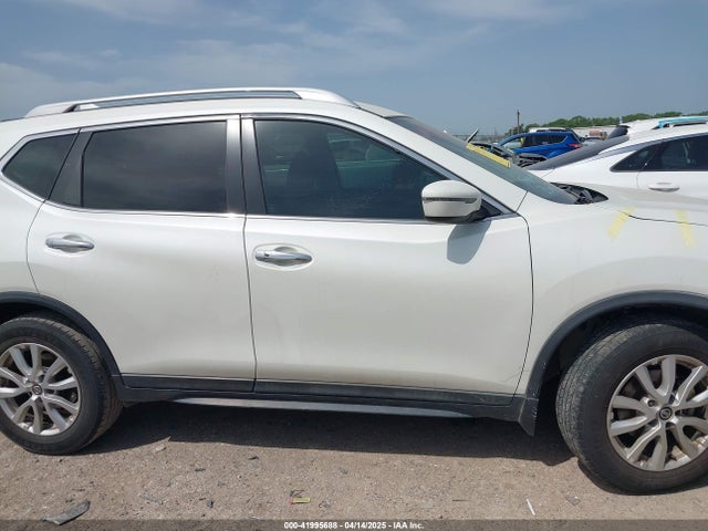 Nissan ROGUE SV 2019 5N1AT2MT3KC715105 Image 13