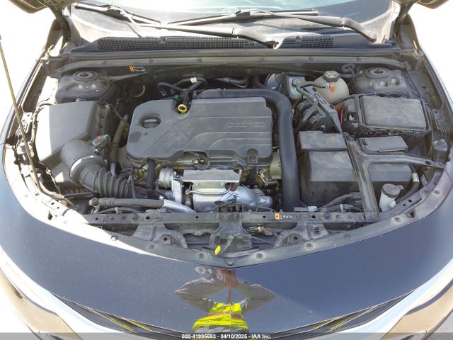 1G1ZD5ST6NF142267 Chevrolet Malibu Fwd Lt