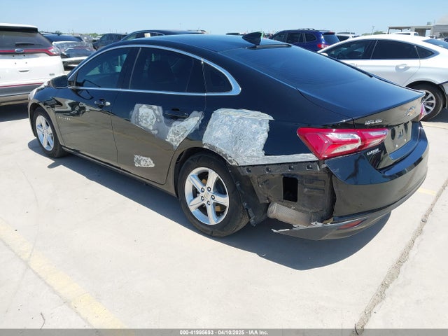1G1ZD5ST6NF142267 Chevrolet Malibu Fwd Lt