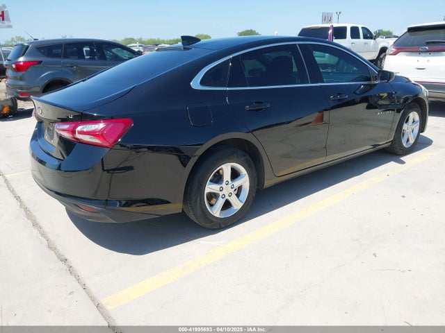 1G1ZD5ST6NF142267 Chevrolet Malibu Fwd Lt