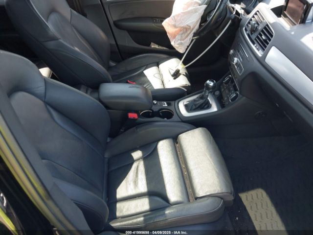 WA1BCCFS2JR000566 Audi Q3 2.0t Premium/2.0t Sport Premium