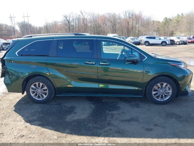 5TDJSKFC9PS095810 Toyota SIENNA XLE
