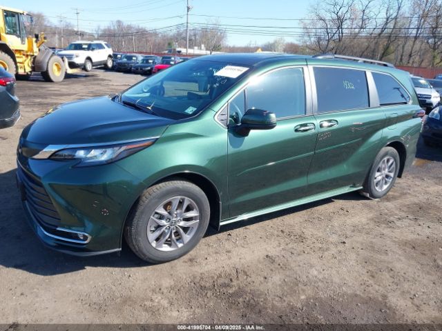 5TDJSKFC9PS095810 Toyota SIENNA XLE