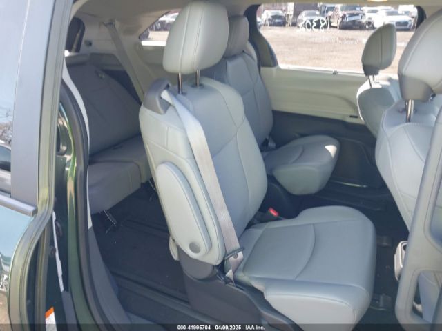 5TDJSKFC9PS095810 Toyota SIENNA XLE