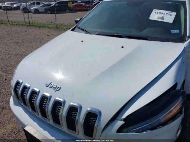 1C4PJLAB7GW107230 Jeep Cherokee Sport