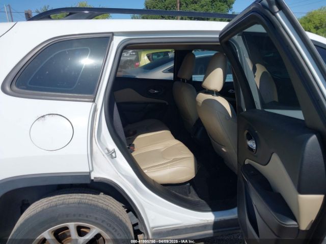1C4PJLAB7GW107230 Jeep Cherokee Sport