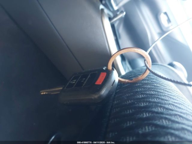 JA4AD2A31HZ062831 Mitsubishi Outlander Es