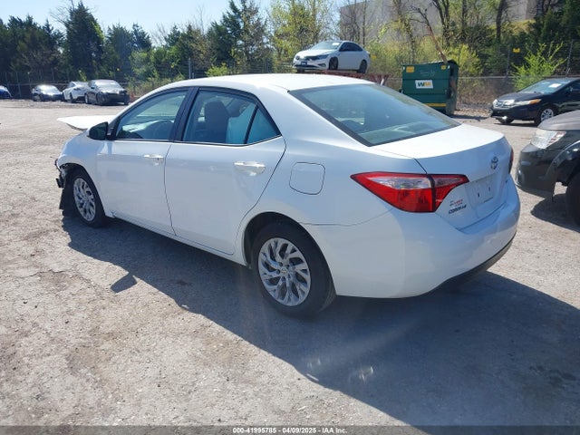 Toyota COROLLA LE 2018 2T1BURHE2JC103445 Image 3