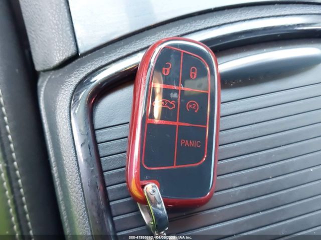 2019 CHRYSLER 300 2C3CCABGXKH686121 Photo 10