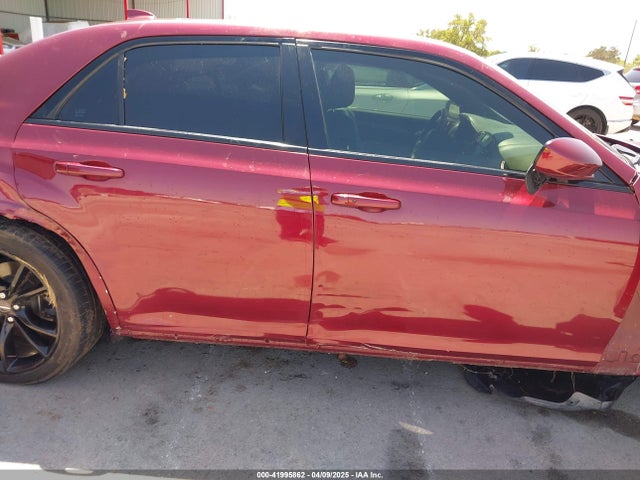 2C3CCABGXKH686121 Chrysler 300 300s