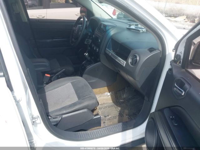 1C4NJCBA8GD718067 Jeep Compass Sport