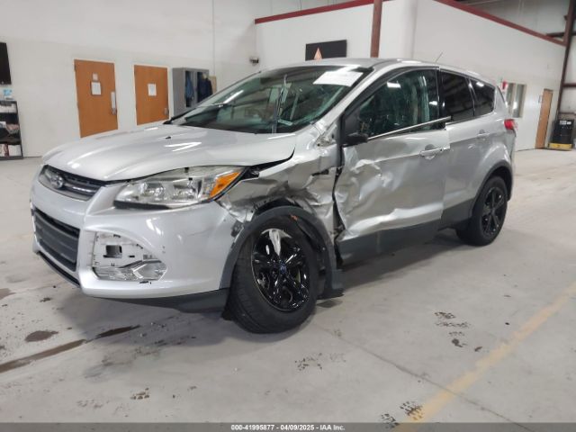1FMCU9GXXGUA48452 Ford ESCAPE SE