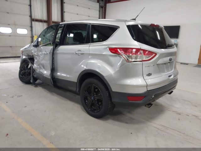 1FMCU9GXXGUA48452 Ford ESCAPE SE