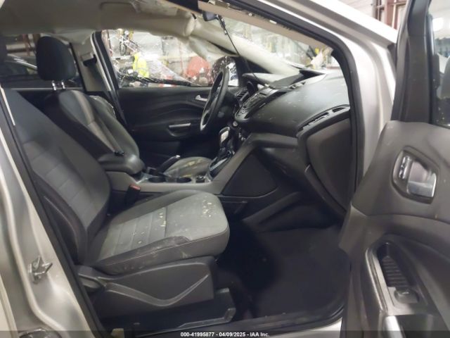 1FMCU9GXXGUA48452 Ford ESCAPE SE