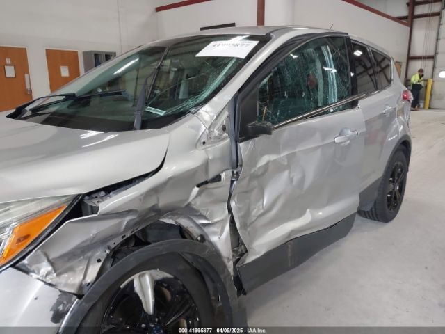 1FMCU9GXXGUA48452 Ford ESCAPE SE