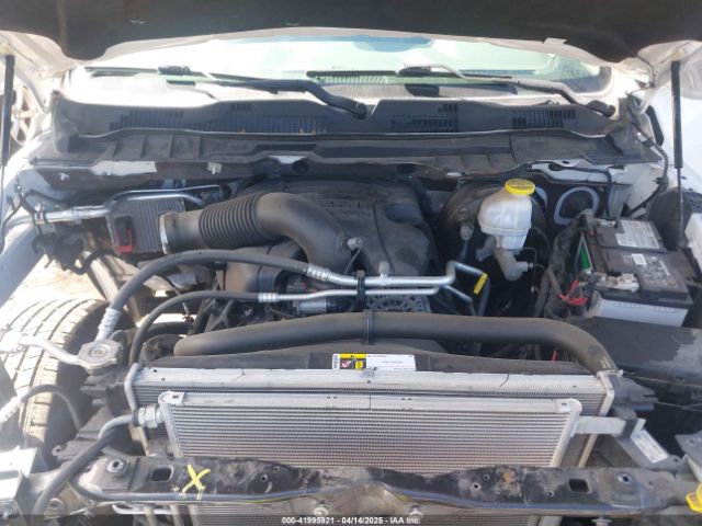 1C6RR7LT6KS689861 RAM 1500 Classic Big Horn  4x4 5'7 Box