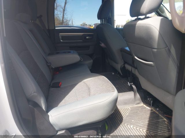 1C6RR7LT6KS689861 RAM 1500 Classic Big Horn  4x4 5'7 Box