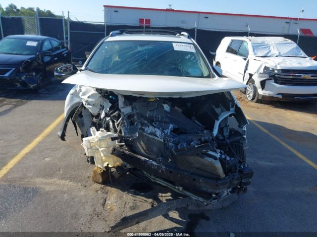 JTMWFREV3FJ044062 Toyota Rav4 Xle