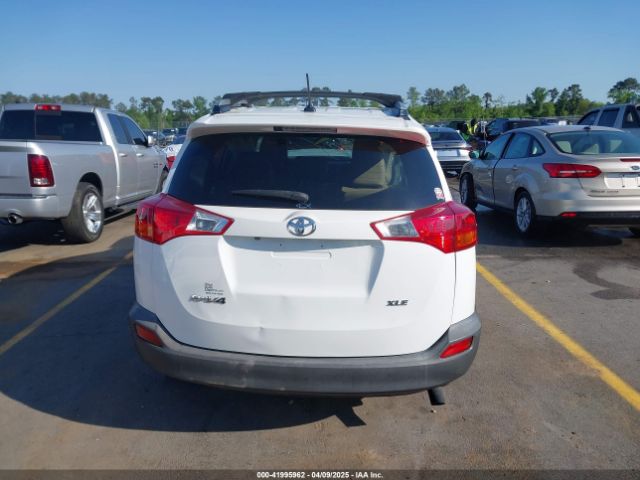 JTMWFREV3FJ044062 Toyota Rav4 Xle