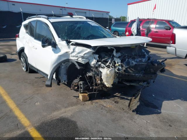 JTMWFREV3FJ044062 Toyota Rav4 Xle
