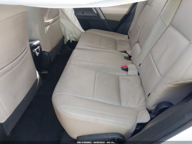 JTMWFREV3FJ044062 Toyota Rav4 Xle