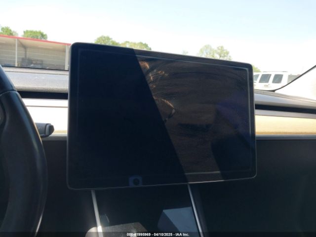 5YJ3E1EAXJF019907 Tesla Model 3 Long Range/mid Range