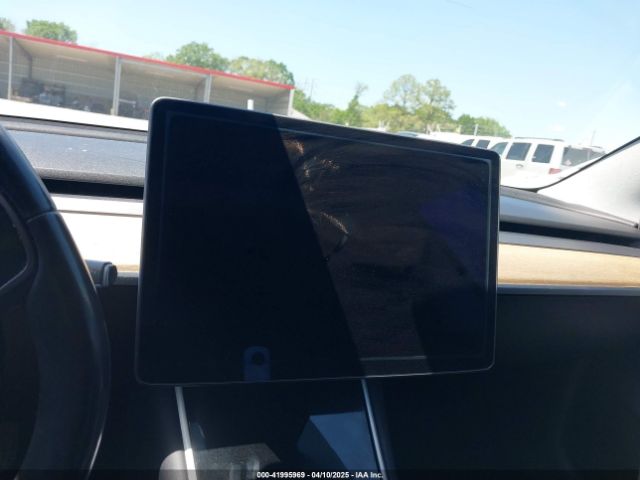 5YJ3E1EAXJF019907 Tesla Model 3 Long Range/mid Range