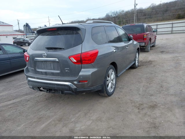 5N1DR2MM0JC666187 Nissan Pathfinder Sl
