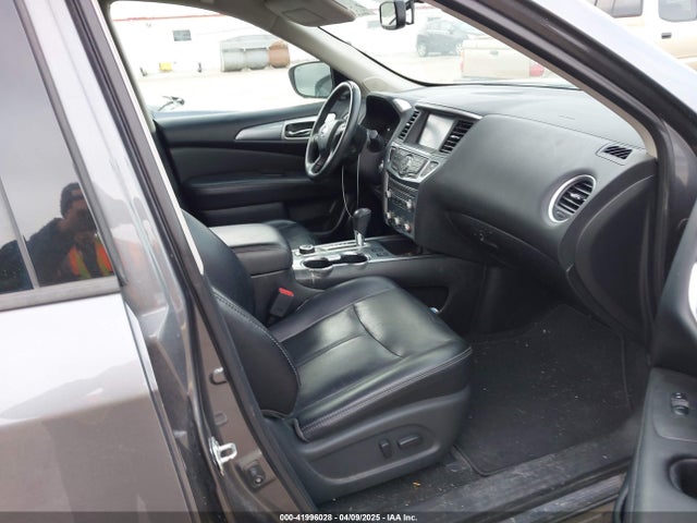 5N1DR2MM0JC666187 Nissan Pathfinder Sl