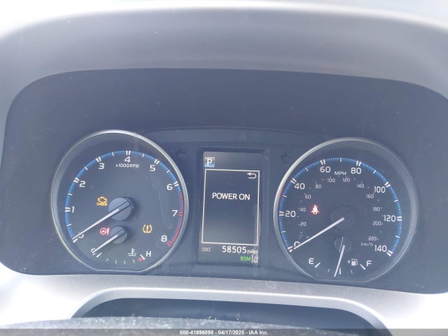 JTMRFREV1JJ196329 Toyota Rav4 Xle