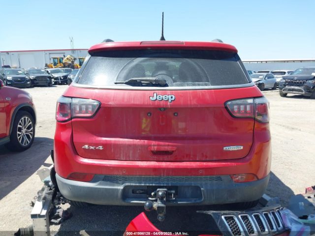 3C4NJDBB8JT179577 Jeep Compass