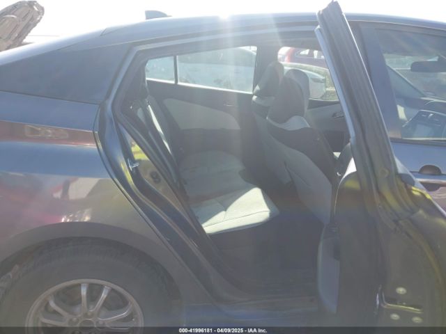 JTDKARFU6G3009928 Toyota Prius Three