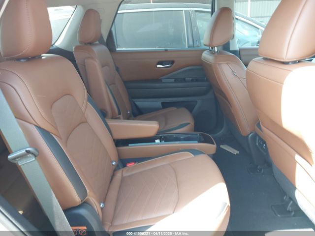 5N1DR3DH5PC261041 Nissan Pathfinder Platinum Fwd