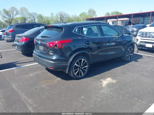 JN1BJ1CPXJW164412 Nissan Rogue Sport Sl
