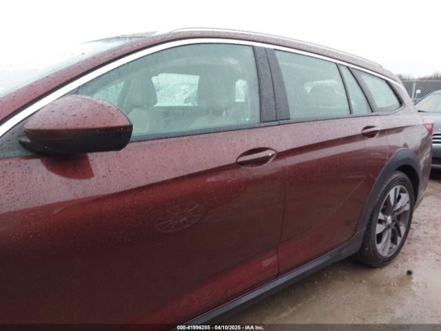 W04GV8SX1J1081380 Buick Regal Tourx Essence