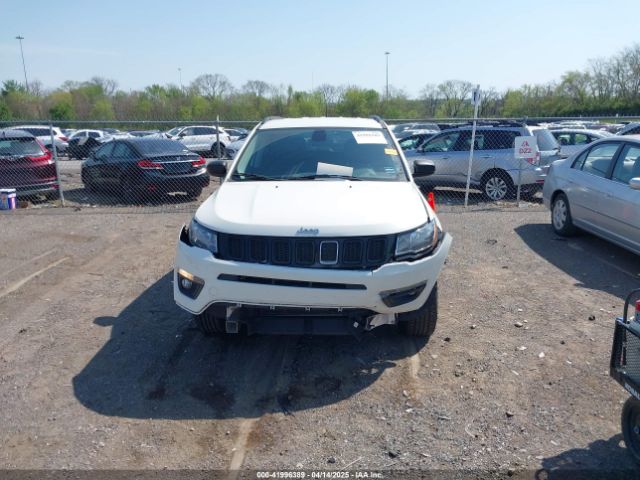 3C4NJDBB9JT364849 Jeep Compass Latitude 4x4