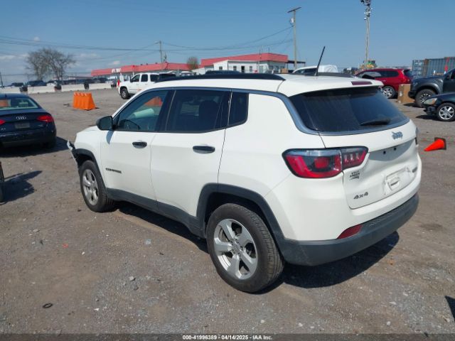 3C4NJDBB9JT364849 Jeep Compass Latitude 4x4