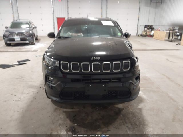 3C4NJDFB7NT128068 Jeep Compass Latitude Lux 4x4